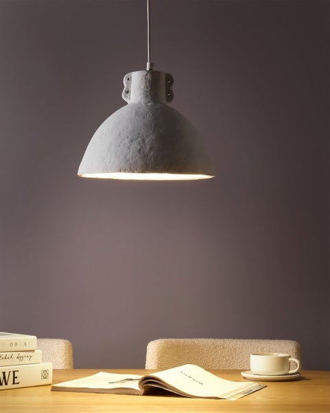 Technische Zeichnung einer Pendelleuchte mit Maßangaben