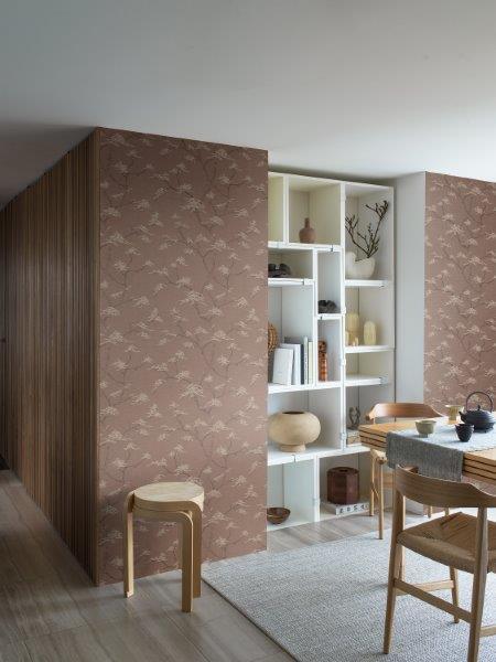 Eine Rolle Tapete mit Rahmenmuster.