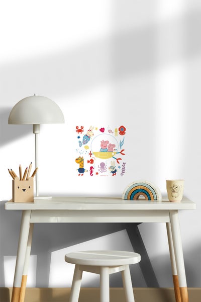 Kinderzimmer mit Schreibtisch, Lampe, Stifthalter, Wandtattoo Peppa Pig Unterwasserwelt, Regenbogen und Tasse
