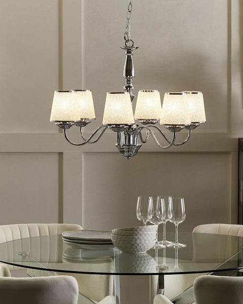 Detailaufnahme einer Chrom-Deckenleuchte