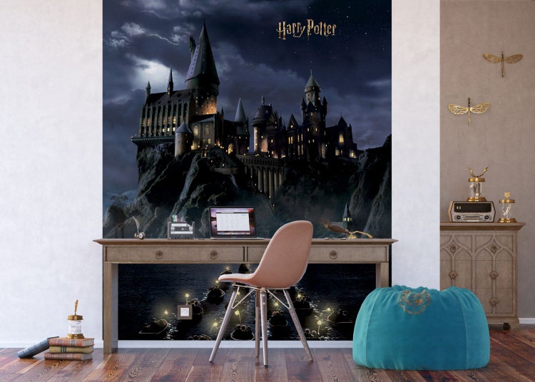 Dekoratives Arbeitszimmer mit Harry Potter Burg Wandbild