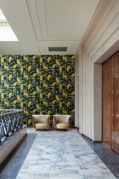 Terrasse mit Pergola, Gartenmöbeln und Pool für den Außenbereich