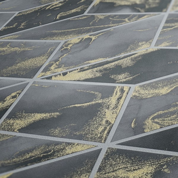 Wohnzimmer mit grauer Tapete mit Würfelmuster