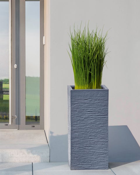 Rechteckiger Pflanzkübel mit Holzstruktur