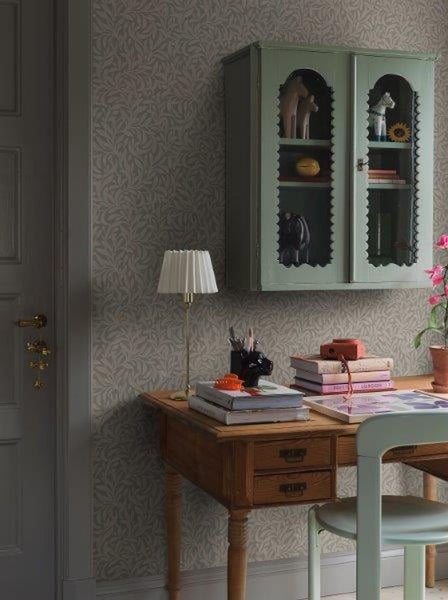 Nahaufnahme von Margeritenblüten mit weißen Blütenblättern und gelben Blütenköpfen