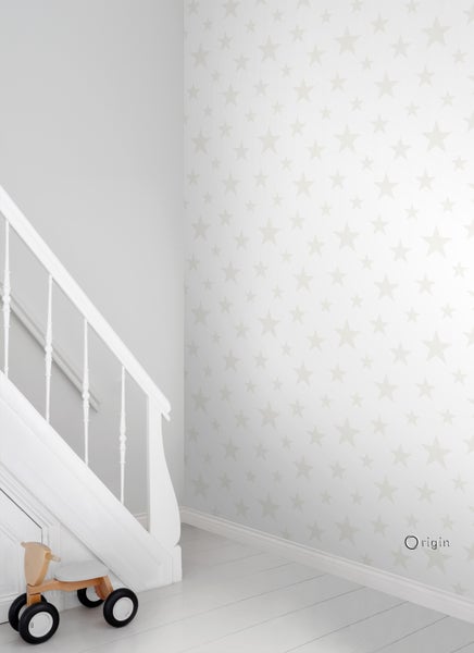 Raum mit Treppe und Tapete mit Sternenmuster