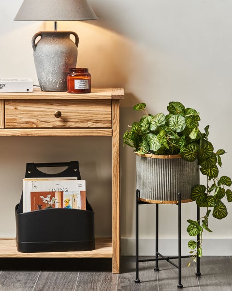 Blumentopf mit Beinen FEUILLE Metall 26 cm Grau