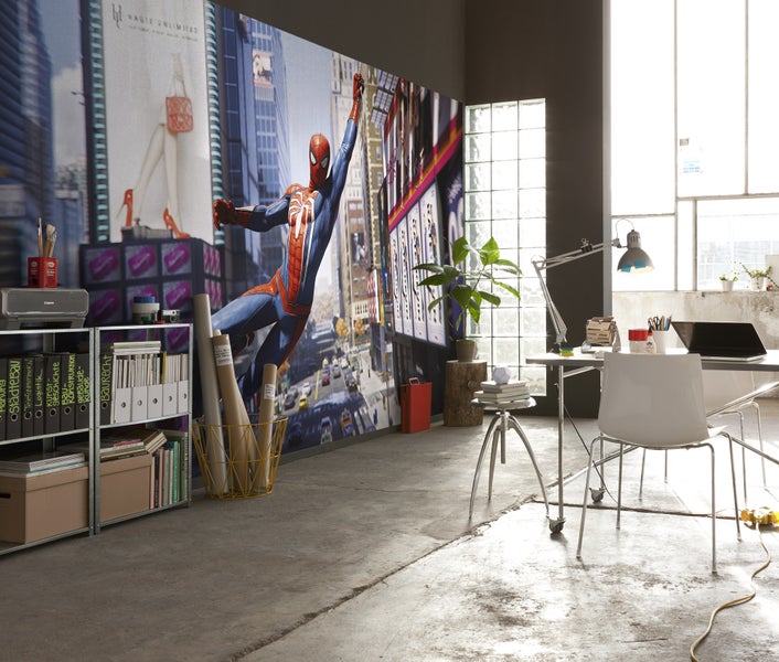 Büro mit Regal, Schreibtisch und Fototapete mit Spider-Man-Motiv