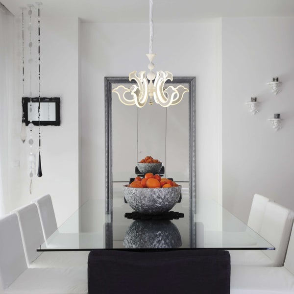 Dekostern aus Holz mit Sternausschnitten auf Holzsockel