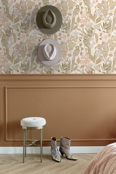 ESTAhome Tapete tropischen Blumen und Paradiesvögeln Sandbeige - 50 x 900 cm - 131156