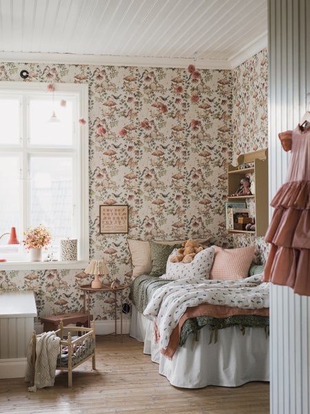 Gartenmöbelset mit Sofa, zwei Sesseln und einem Tisch