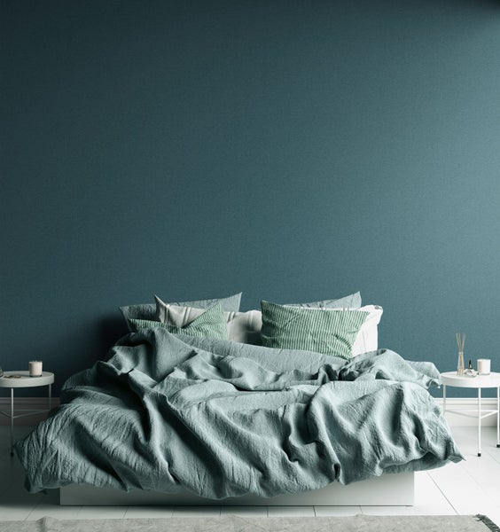 Zwei Waschbeckenstöpsel mit verstellbarer Schraube zur Befestigung