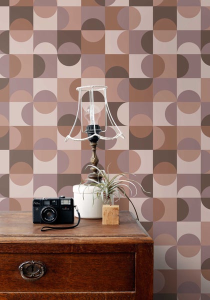 ESTAhome Tapete Kreise im Bauhaus-Stil Braun und mauve-violett - 50 x 900 cm - 131241
