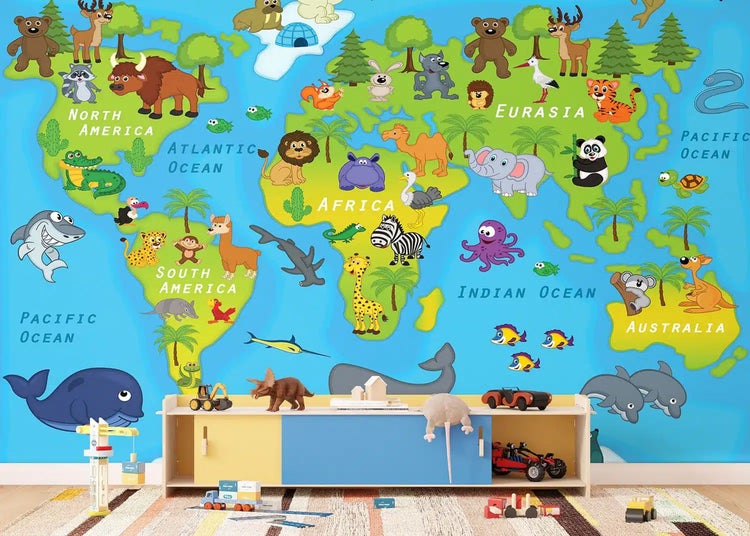 Fototapete für das Kinderzimmer mit einer Weltkarte im Cartoon-Stil und verschiedenen Tieren auf Kontinenten und in Ozeanen.