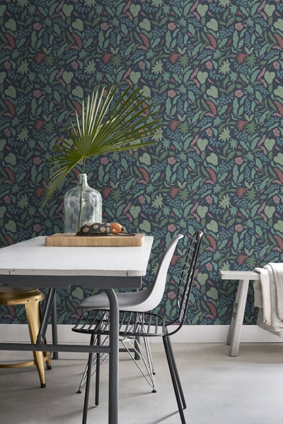ESTAhome Tapete Blätter und Blumen Dunkelblau, Grün und Rosa - 50 x 900 cm - 131054
