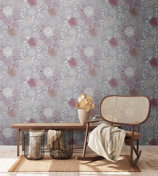 Modernes Haus mit Aluminiumtor und Mauerwerkseinfassung