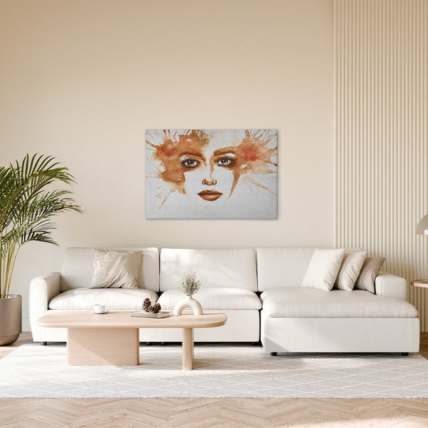 Gemälde mit Frauengesicht im Wohnzimmer