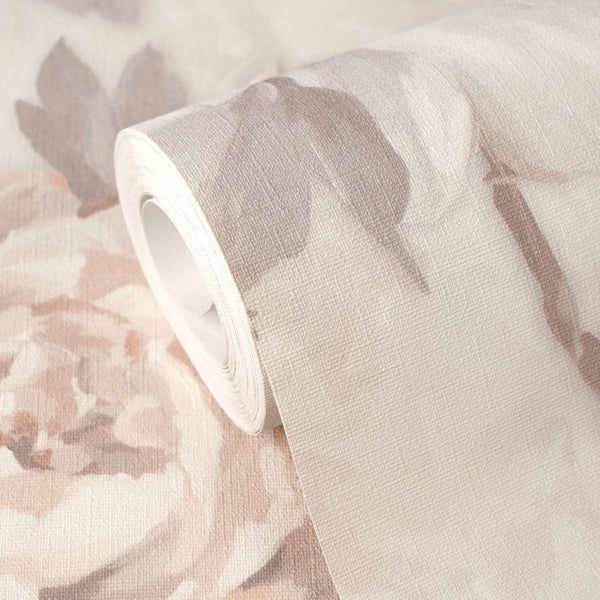 Eine Rolle Vliestapete mit Blumenmuster und feiner Struktur.