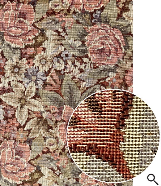 Nahaufnahme eines Gobelin-Stoffes mit floralem Muster