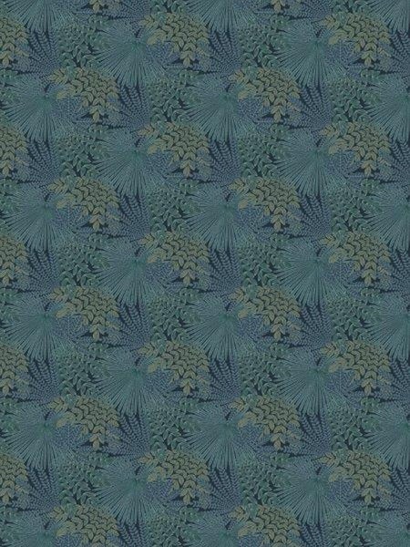 Dekoratives Muster mit Blättern, Eicheln und Beeren auf hellem Hintergrund