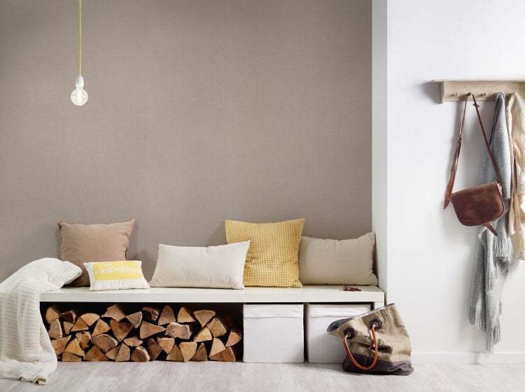 Schwenkbarer Sonnenschirm mit 2,7 Meter Durchmesser im Garten mit Rattanmöbeln