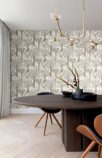 Rechteckige Duschwanne auf weißen Kieselsteinen