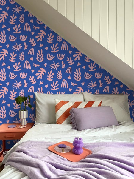 ESTAhome Tapete Pflanzen im Matisse-Stil Blau und Rosa - 50 x 900 cm - 131022