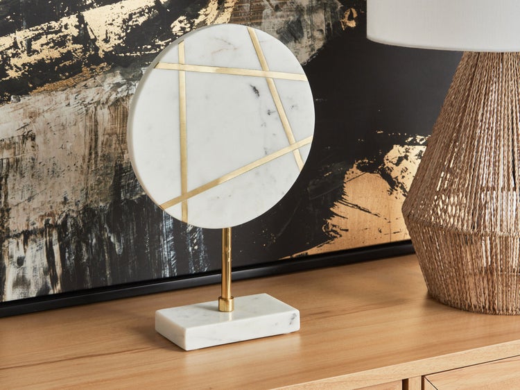 Dekorationsobjekt mit Marmorstruktur und goldfarbenen Akzenten