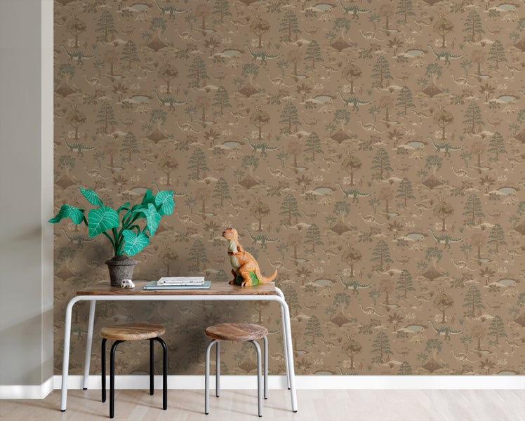 Raumansicht mit brauner Dinosaurier-Tapete, Schreibtisch und Stühlen