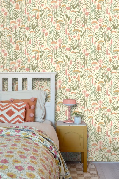 ESTAhome Tapete Feldblumen Hellgrün und Rosa - 50 x 900 cm - 131549