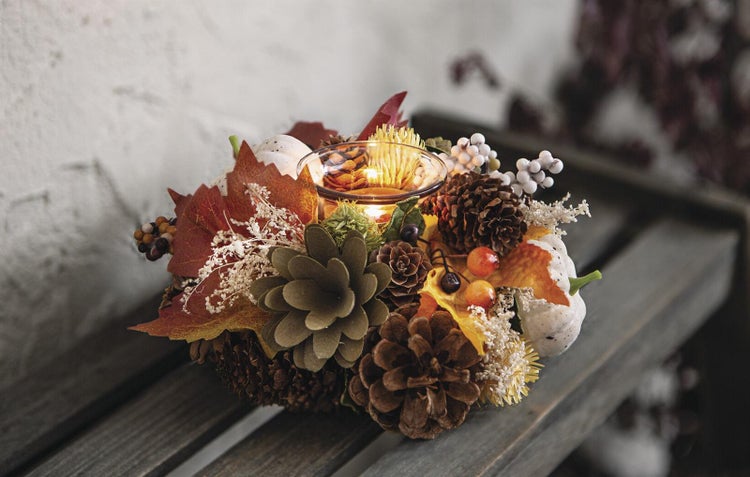 Dekoleidenschaft Windlicht Herbst kleiner bunter Dekokranz Ø 19 cm mit Glaswindlicht, Tischkranz