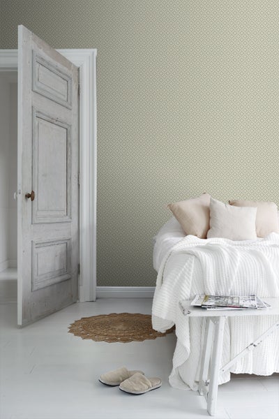 Tapetenrolle mit Blumenmuster in Rautenform