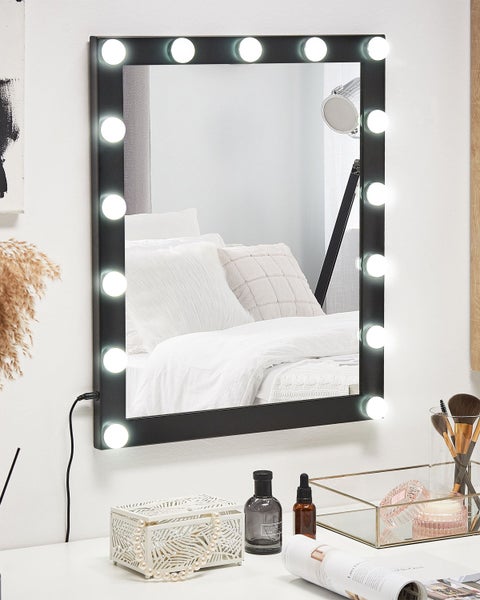 Rechteckiger Spiegel mit Lampen zur Beleuchtung für den Schminktisch