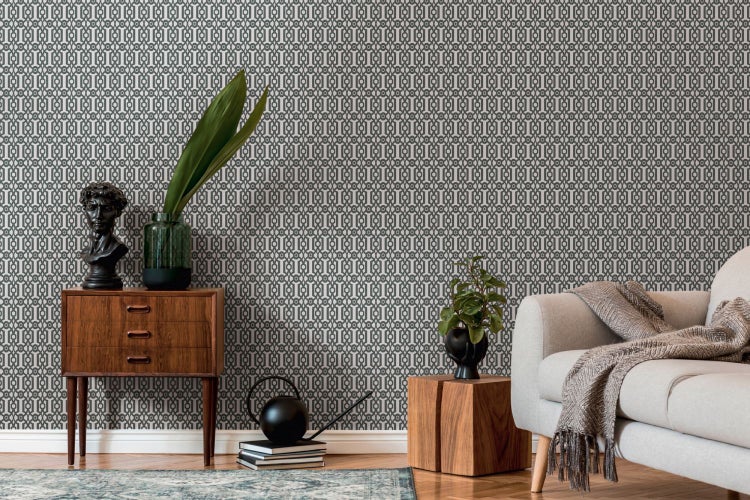 Modernes Badezimmer mit Waschtisch, Spiegel, Toilette und Regalen