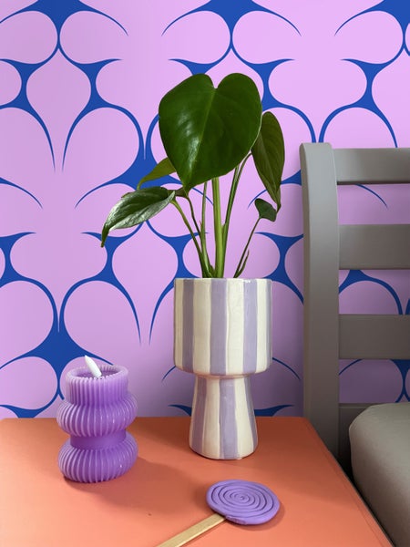 Tapetenrolle mit abstraktem Muster