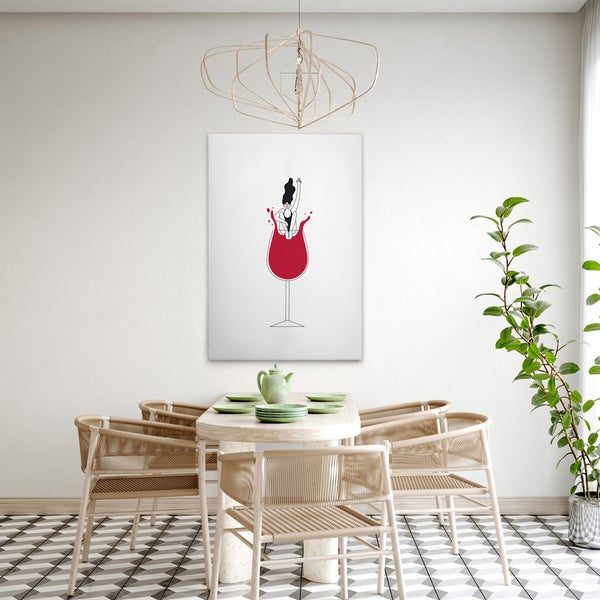 Gemälde mit abstrakter Darstellung einer Frau in einem Weinglas im Esszimmer