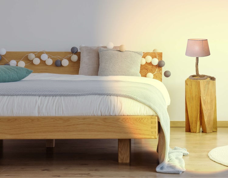 Dekorative Tischleuchte mit Seilfuß und Stoffschirm