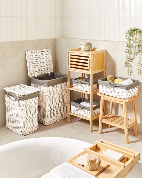 Strichzeichnung von fünf Aufbewahrungskörben in verschiedenen Größen mit Maßangaben in Zentimeter für Höhe, Breite und Tiefe.