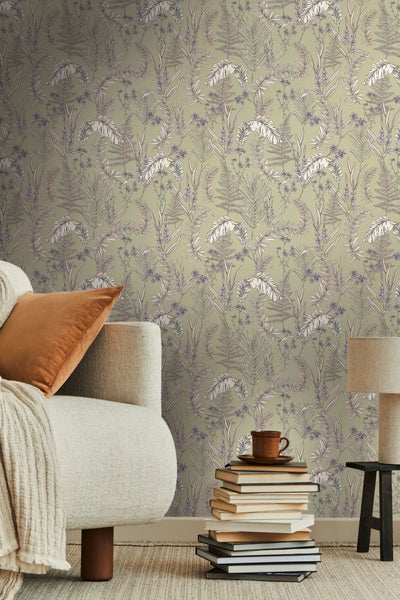 Grauer Teppich mit geometrischem Muster