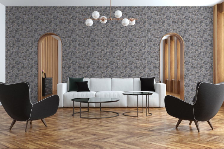 Wohnzimmer mit geometrischen Wandfliesen, Holzboden und drei verschiedenen Bodenfliesenmustern.