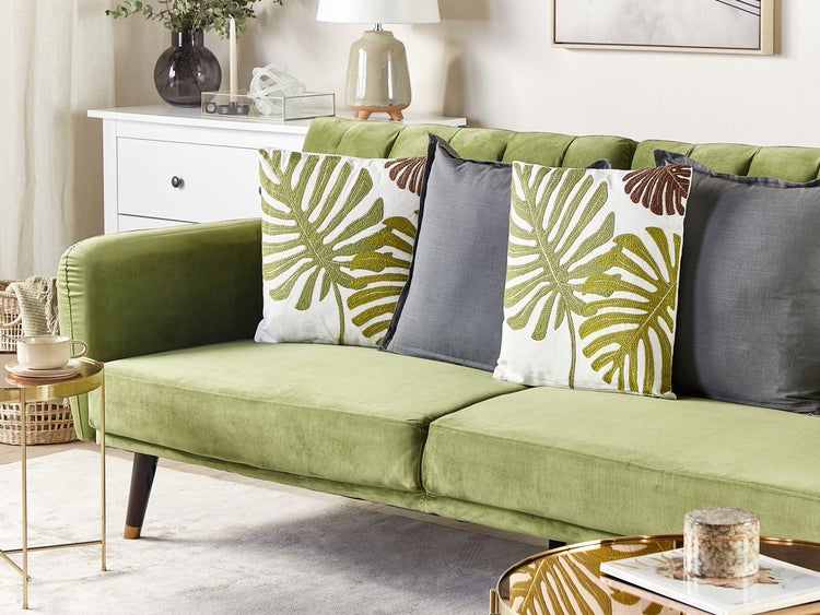 Zwei dekorative Kissen mit Blattmuster