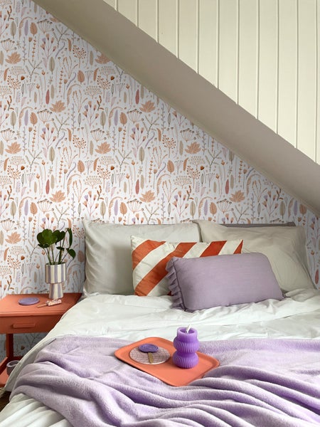 ESTAhome Tapete Feldblumen Terrakotta, Lila, Beige und Weiß - 50 x 900 cm - 131162