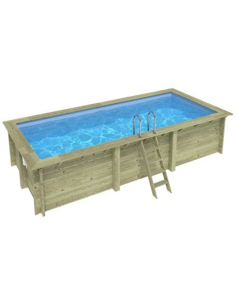 Rechteckiger Holzpool mit Leiter und Wasser