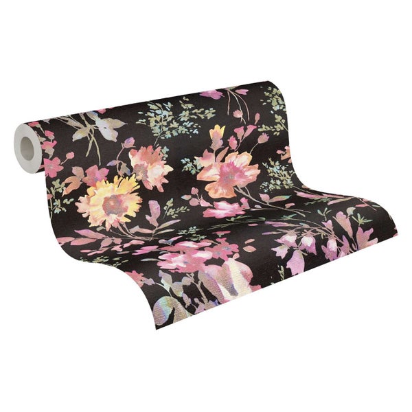 Vliestapete mit Blumenmuster auf dunklem Untergrund