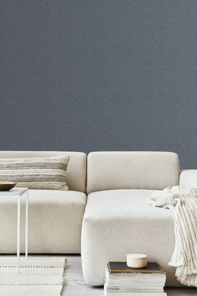 Verkehrskegel mit gelbem Warntafelschild