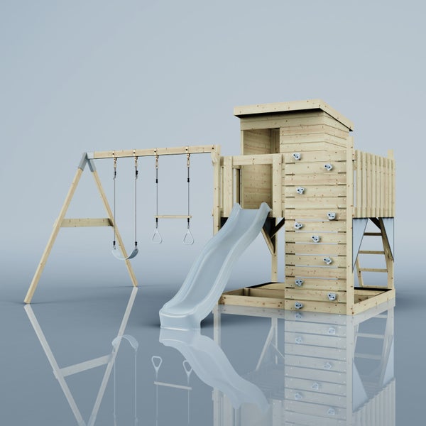 Spielturm aus Holz mit Spielhaus, Wellenrutsche, Schaukel und Kletterwand.