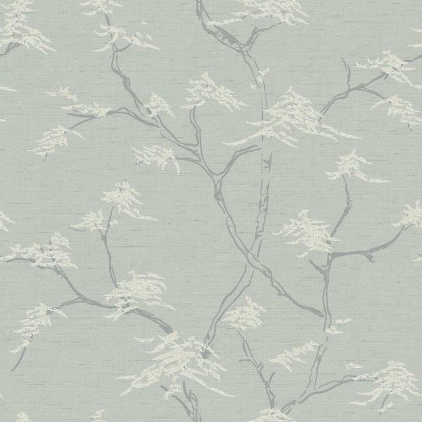 Schlafzimmer mit Bett, Nachttisch, Lampe, Dekoration und Tapete mit Baumdesign