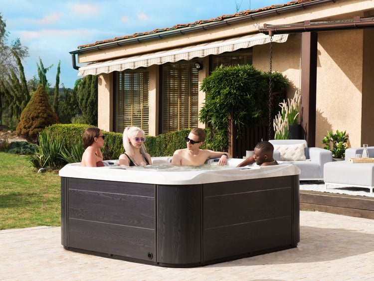Outdoor Whirlwanne mit LED LASTARRIA Weiß