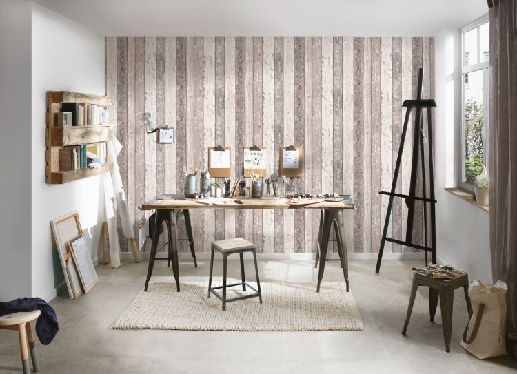 Tapetenrolle mit Holzplankenmuster