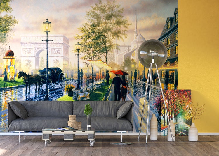 Wohnzimmer mit grauer Couch und Fototapete mit Paris-Motiv